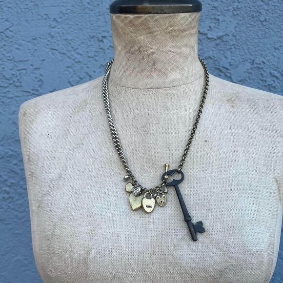 Y2k Fossil Charm Necklace Skeleton Key - Picture 3 of 10